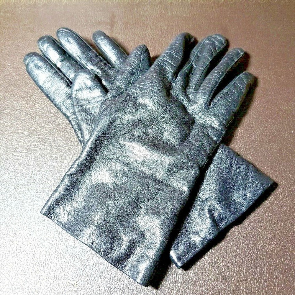 Women's Black Leather Gloves Size 6-1/2 100% Wool liner 100% Laine leather
